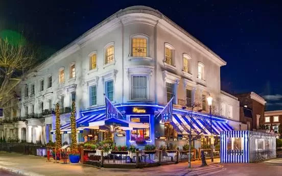 Ditalian-restaurant